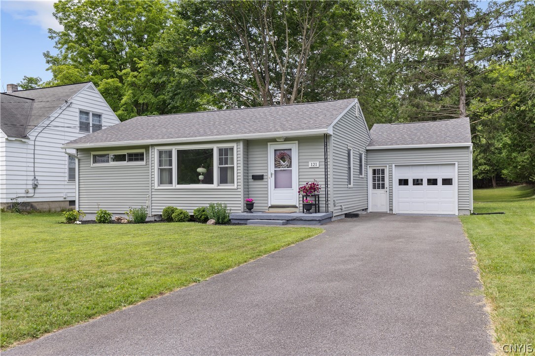 121 Eureka Drive Manlius, NY 13104 - Photo 1 of 31 Welcome to 121 Eureka Drive