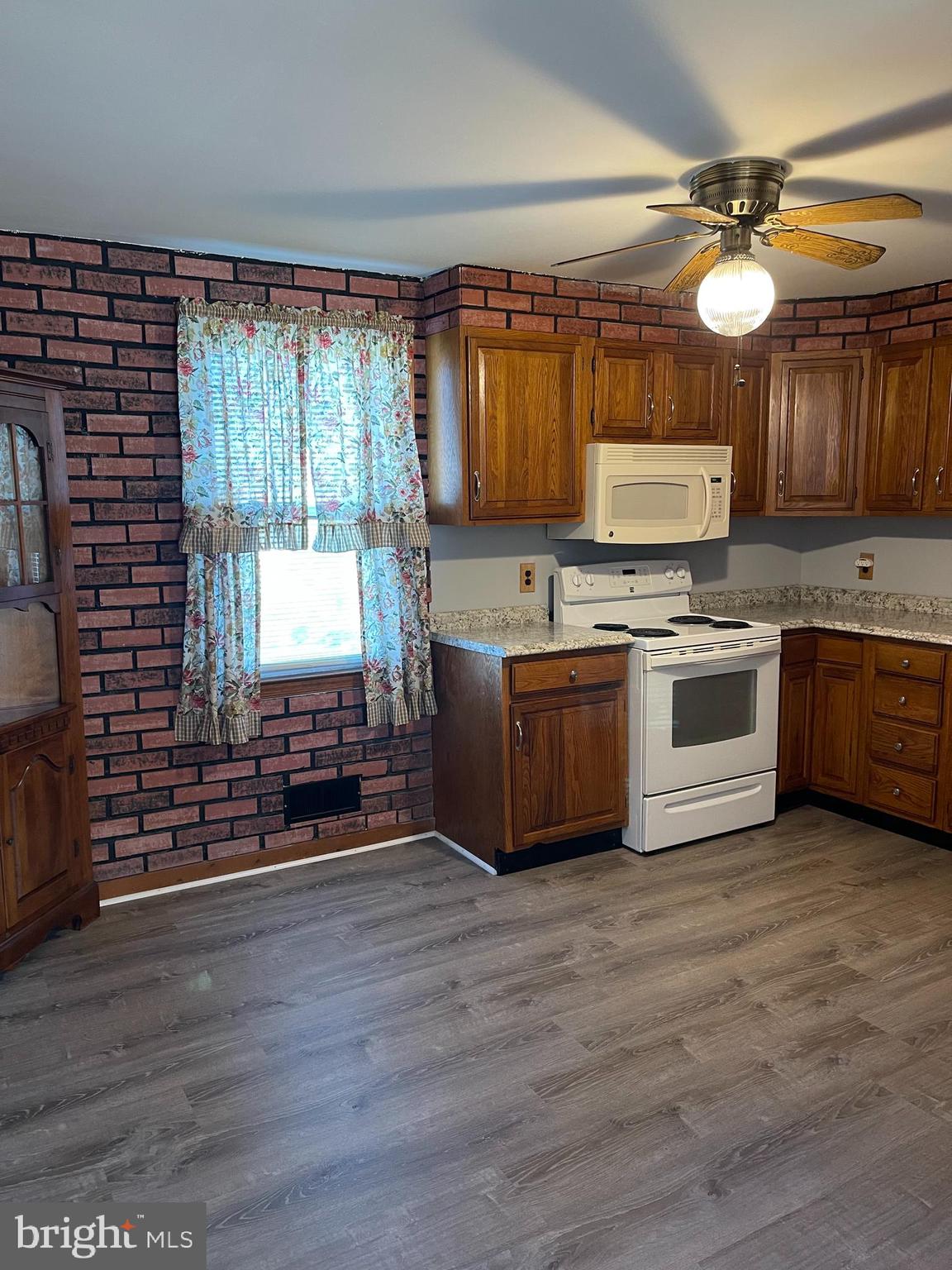1915 Searles Road Dundalk, MD 21222 - Photo 5 of 21 New laminate countertops.