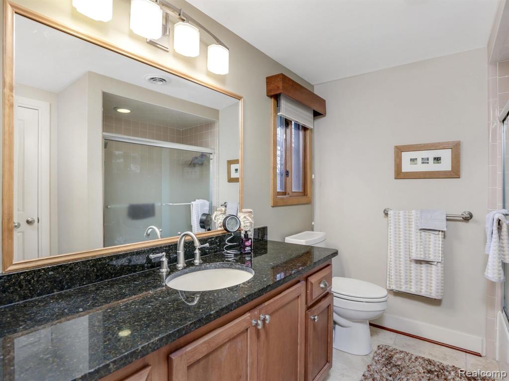 2965 Meadowbrook Drive Rochester Hills, MI 48309 - Photo 17 of 32