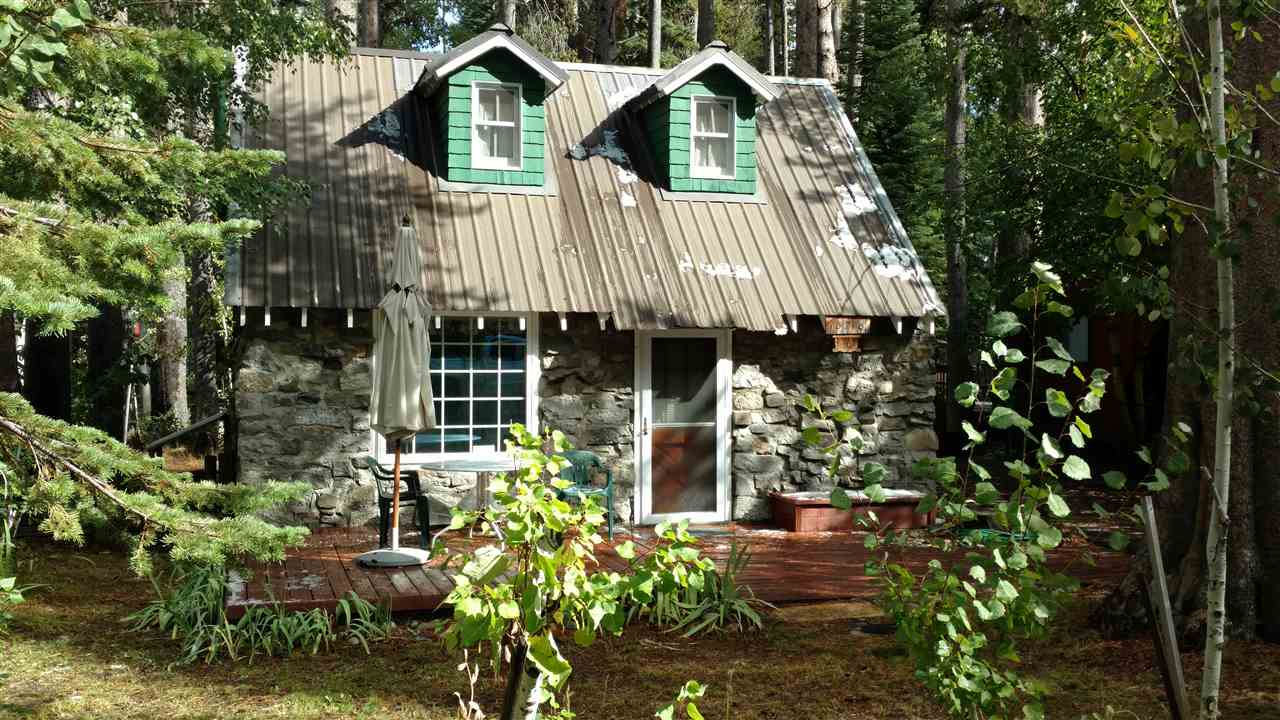 15716 Pine Street Truckee, CA 96161 - Photo 2 of 7 a front view of a house with garden