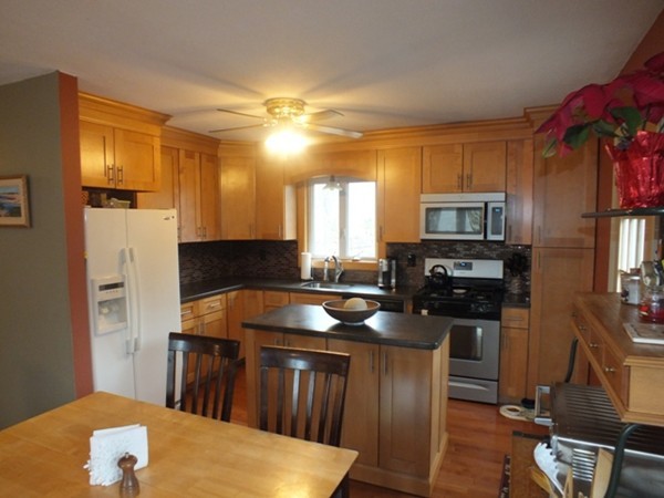 23 Upper Russell Road Huntington, MA 01050 - Photo 5 of 27
