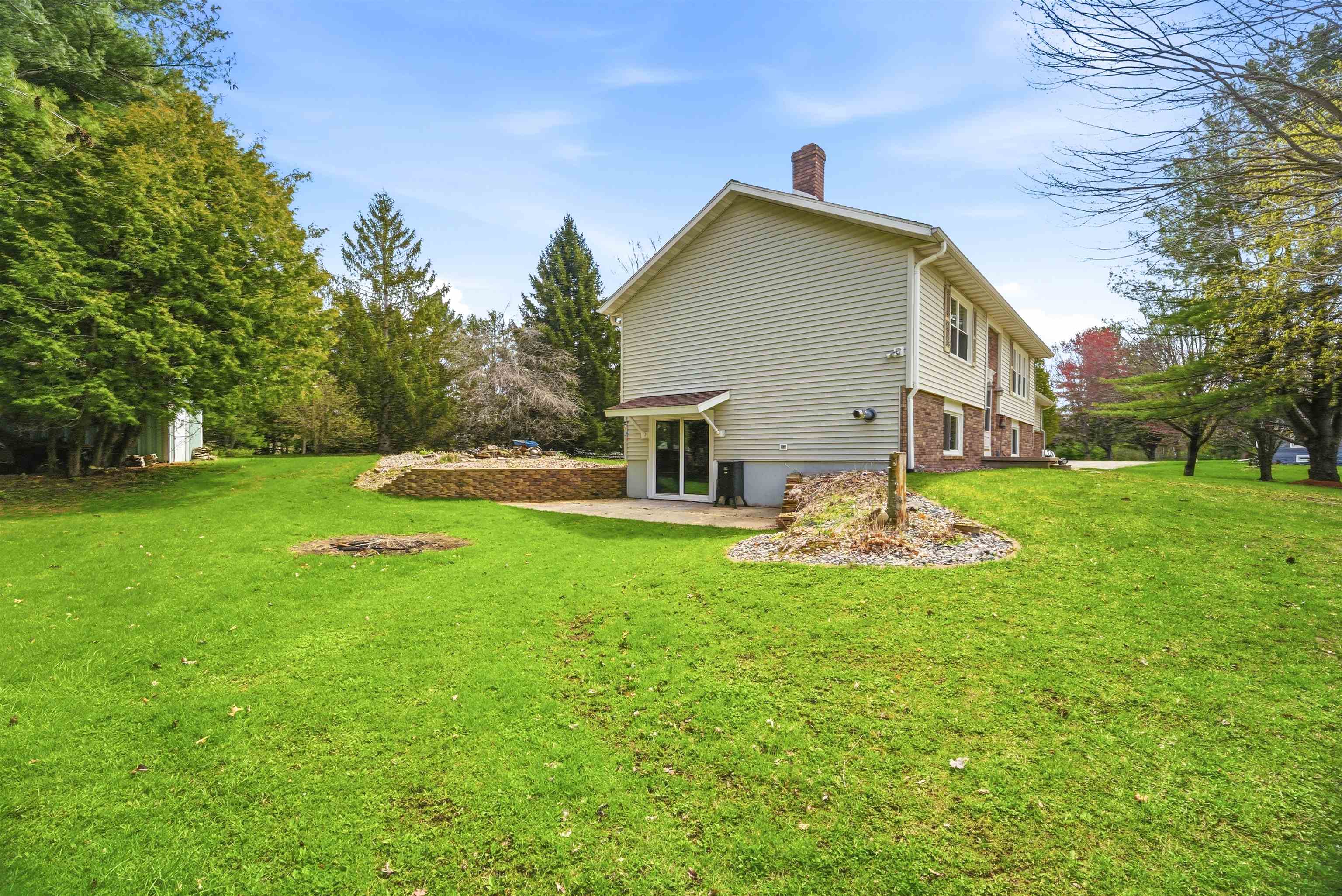 5588 Brown Road Little Suamico, WI 54141 - Photo 26 of 47