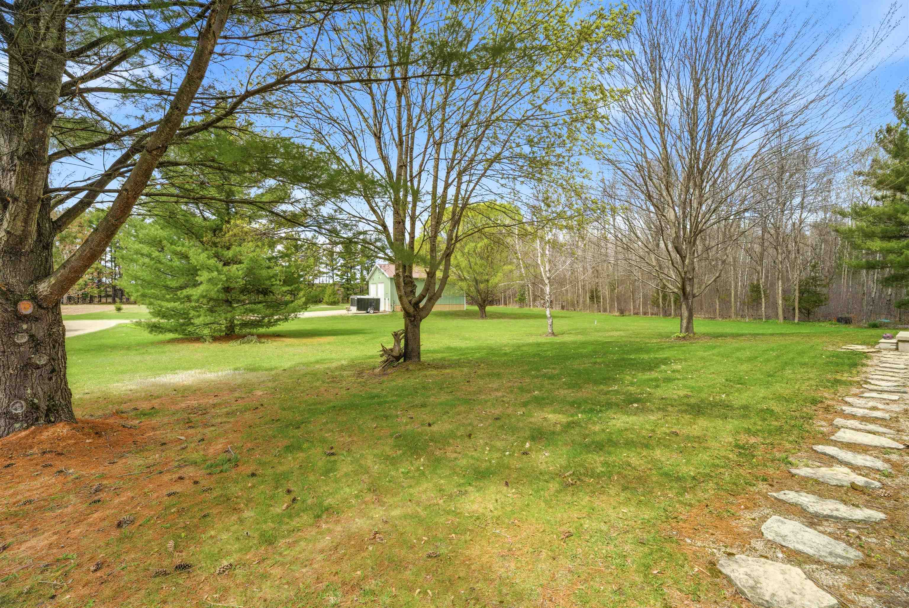5588 Brown Road Little Suamico, WI 54141 - Photo 35 of 47