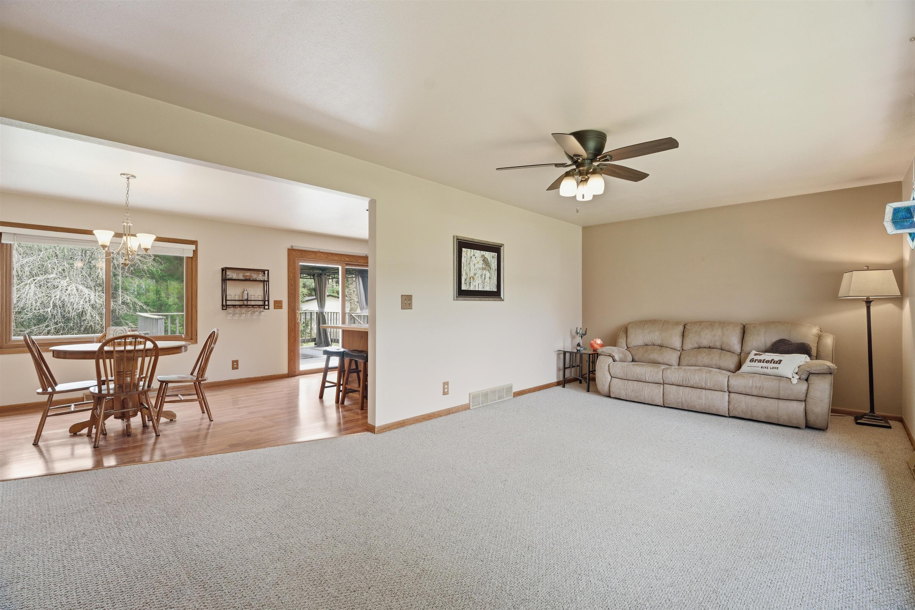 5588 Brown Road Little Suamico, WI 54141 - Photo 4 of 47