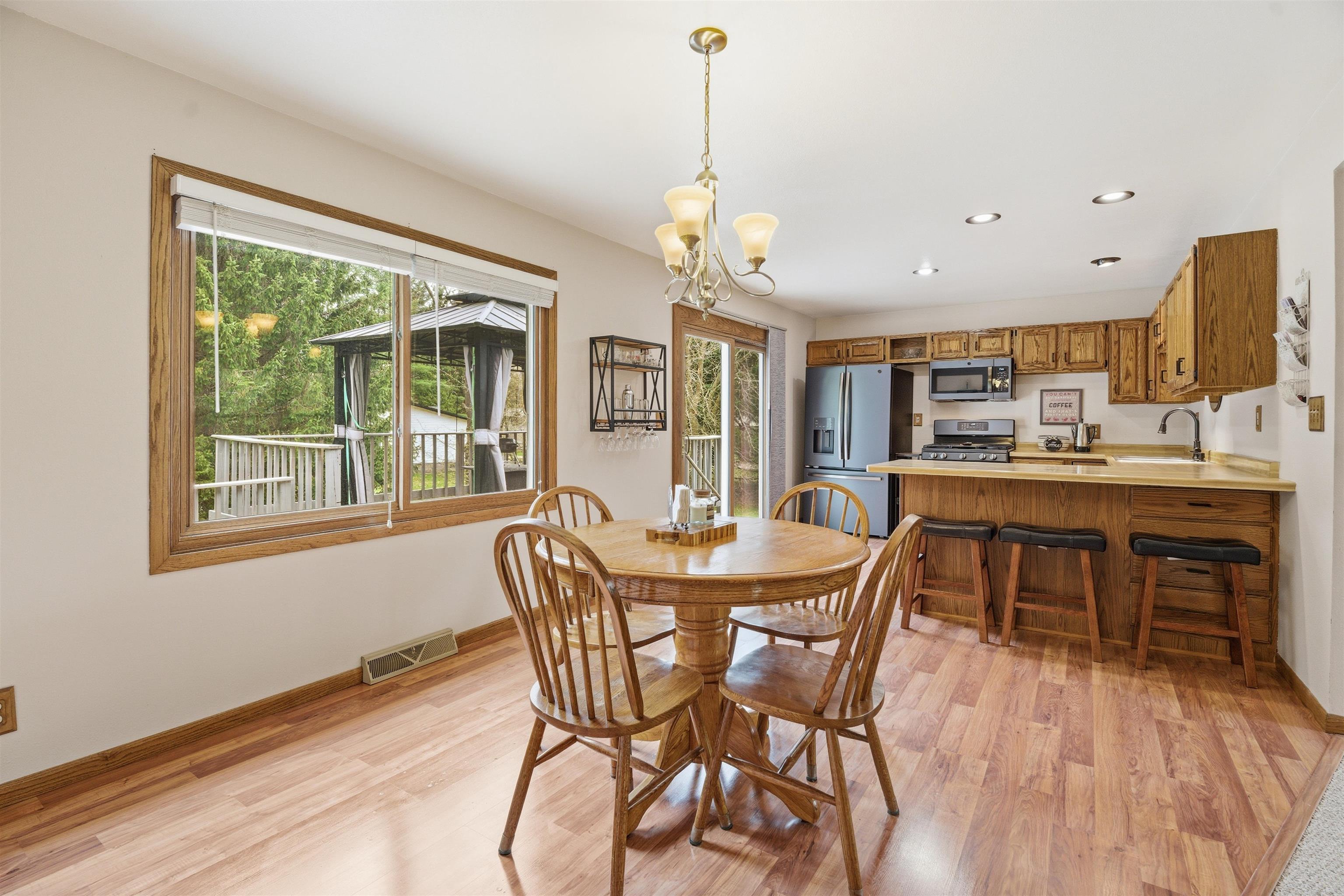 5588 Brown Road Little Suamico, WI 54141 - Photo 7 of 47