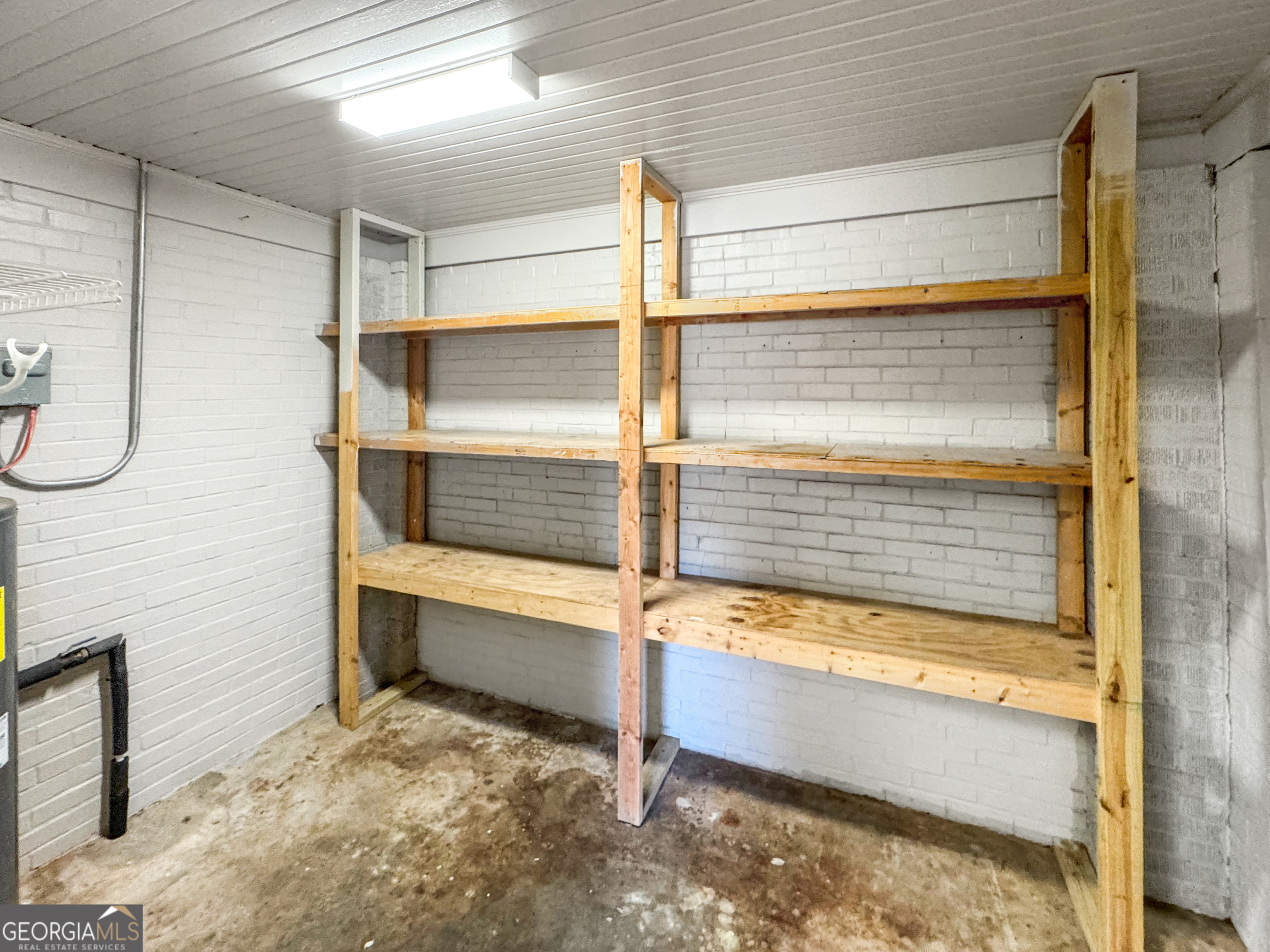 514 Highway 18 Barnesville, GA 30204 - Photo 15 of 15 a view of walk in closet