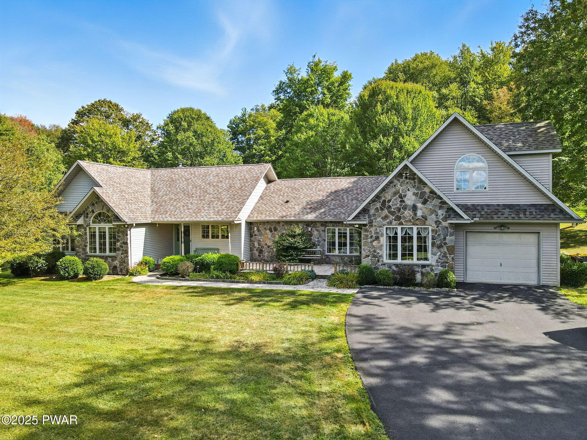36 Stone Bridge Lane Waymart, PA 18472 - Photo 2 of 99