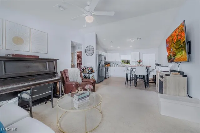 $259,900 | 5013 Southeast Tradewinds Circle, LaBelle, FL 33935