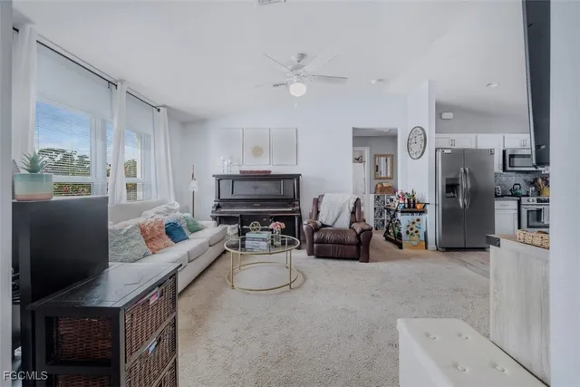 $259,900 | 5013 Southeast Tradewinds Circle, LaBelle, FL 33935