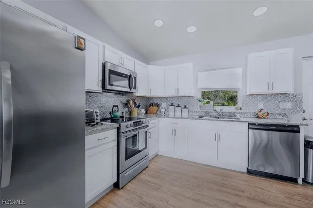 $259,900 | 5013 Southeast Tradewinds Circle, LaBelle, FL 33935