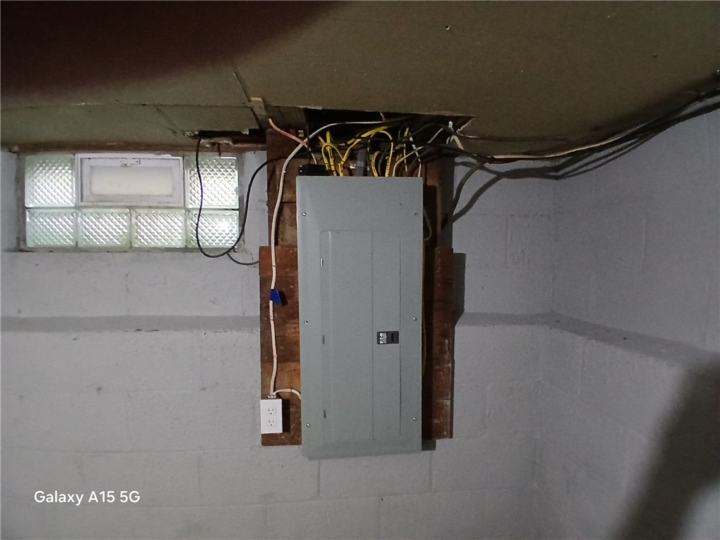 576 Falstaff Road Irondequoit, NY 14609 - Photo 19 of 24