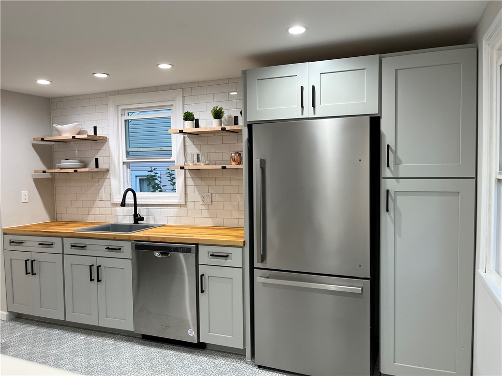 576 Falstaff Road Irondequoit, NY 14609 - Photo 8 of 24