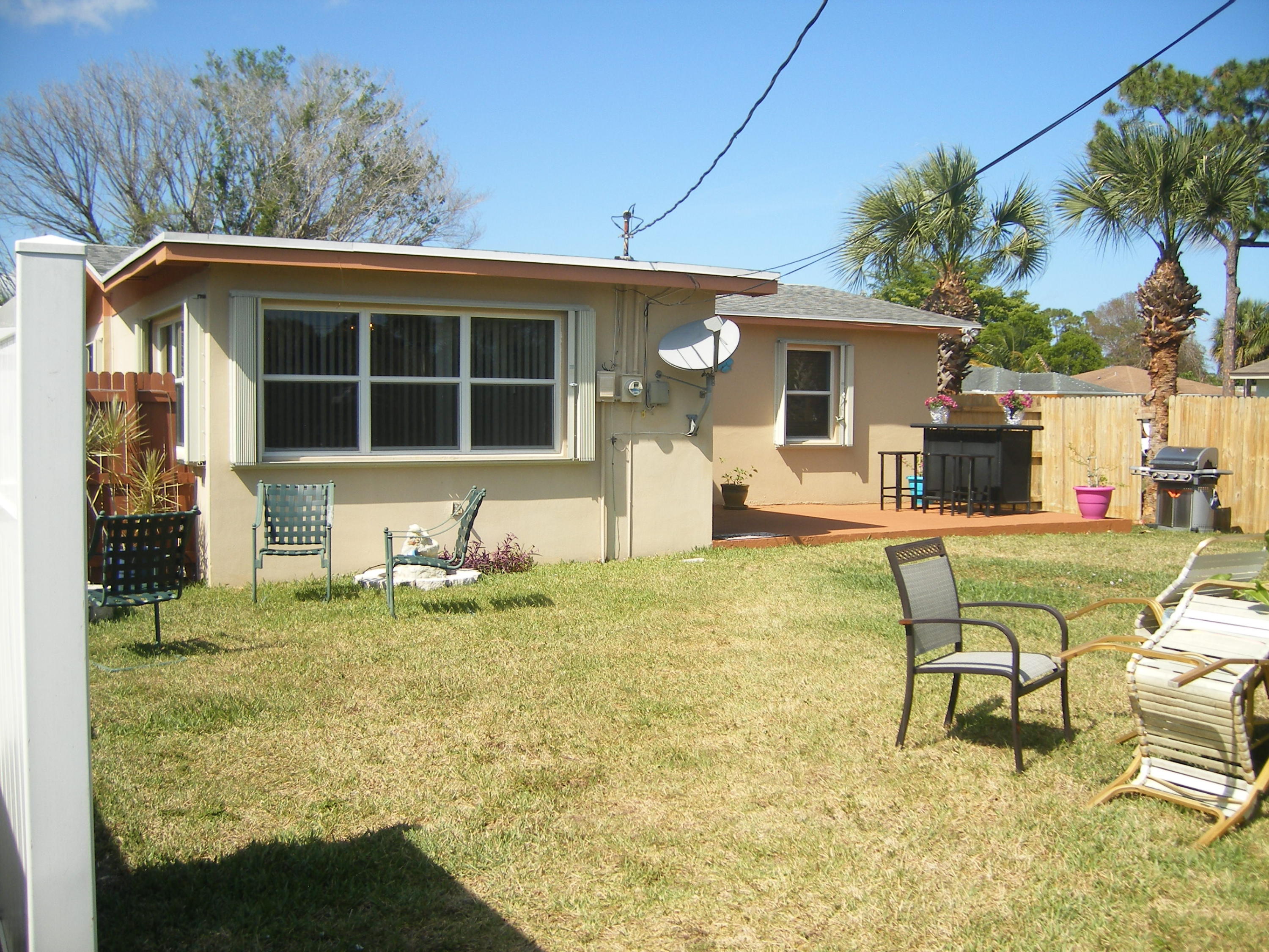 5812 Coconut Road West Palm Beach, FL 33413 - Photo 9 of 15 031