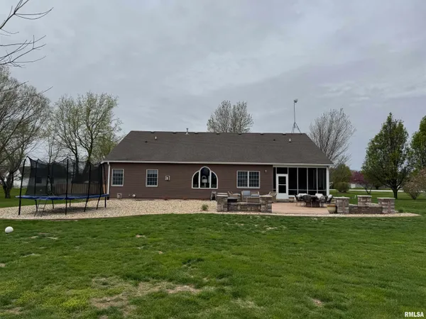 $575,000 | 5400 Durango Trail, Pleasant Plains, IL 62677