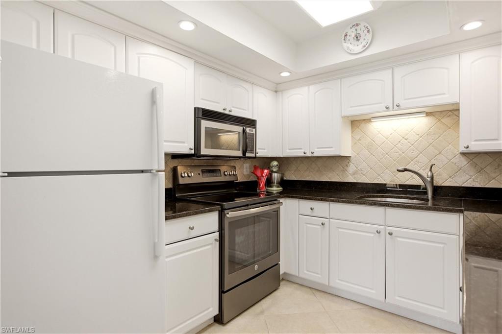 180 Harrison Road, Unit 3 Naples, FL 34112 - Photo 14 of 41