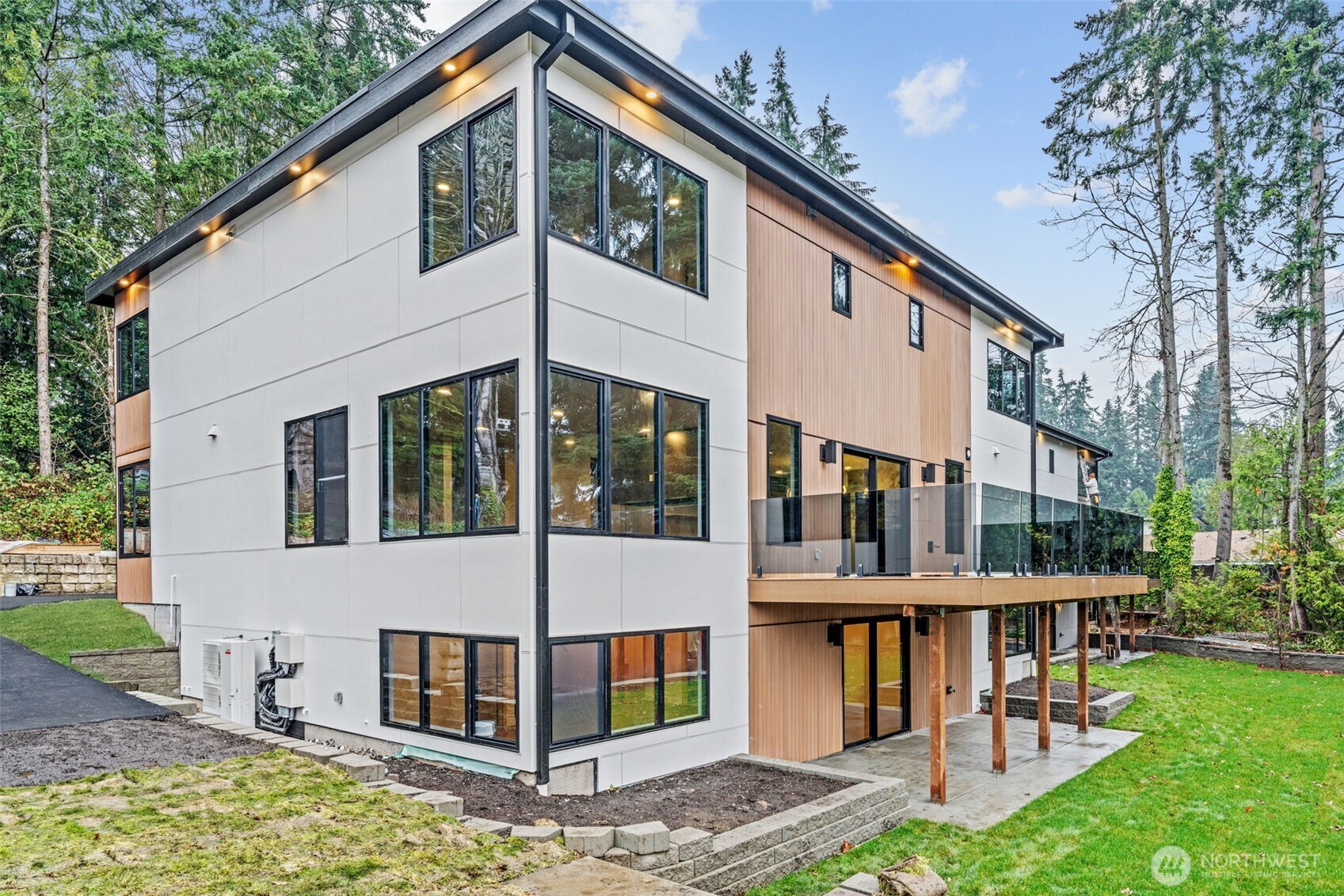 7905 240th Street Southwest Edmonds, WA 98026 - Photo 2 of 38