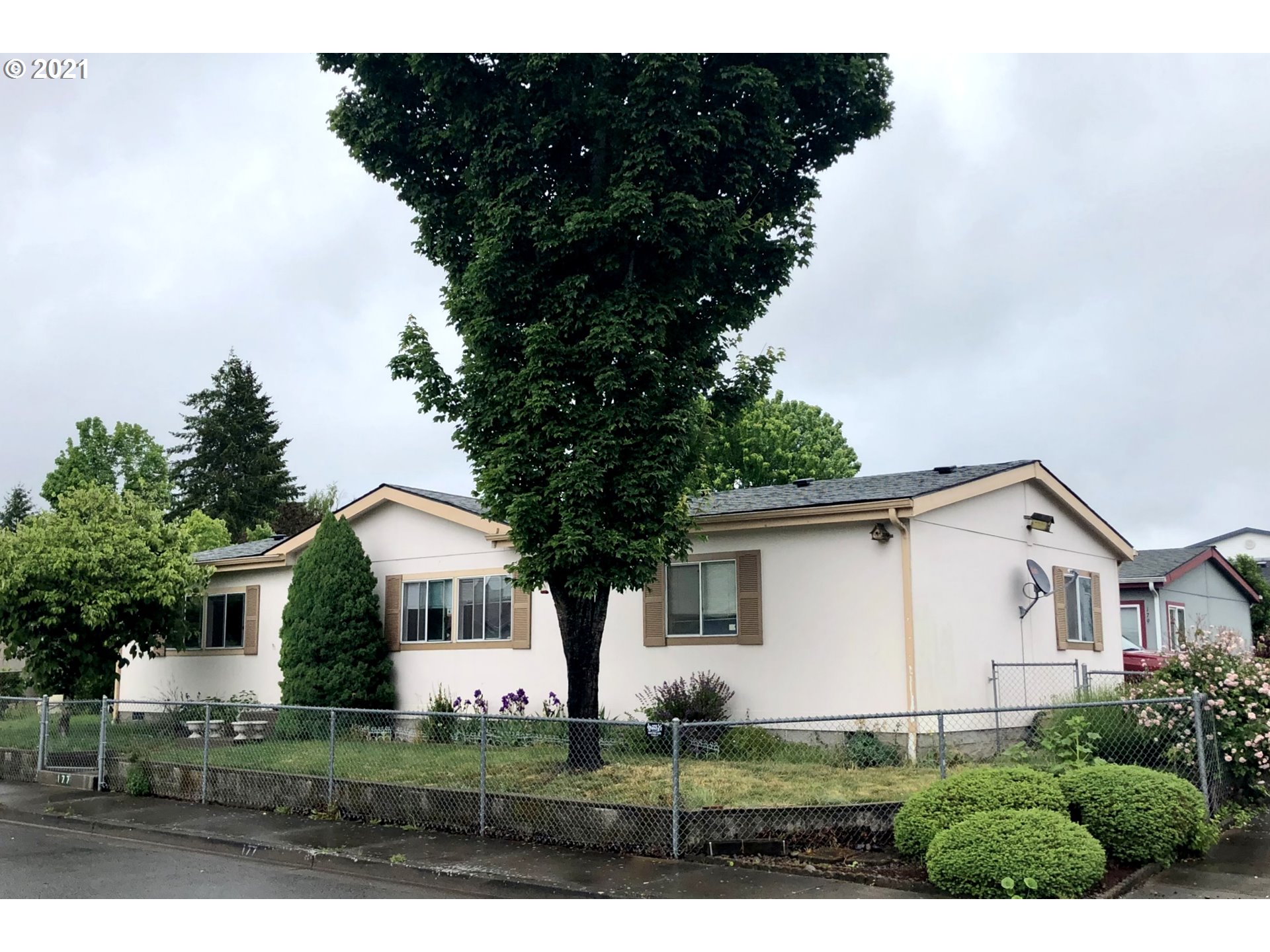 177 64th Place Springfield, OR 97478 - Photo 1 of 26 Gallery Image 1