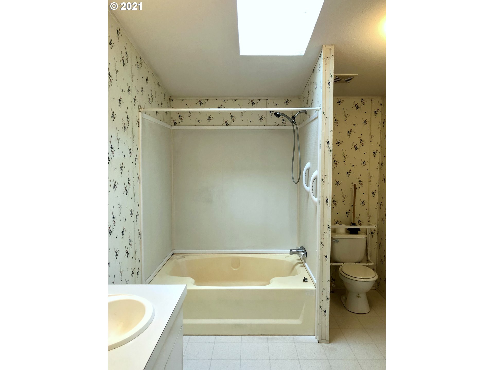 177 64th Place Springfield, OR 97478 - Photo 14 of 26 Gallery Image 14