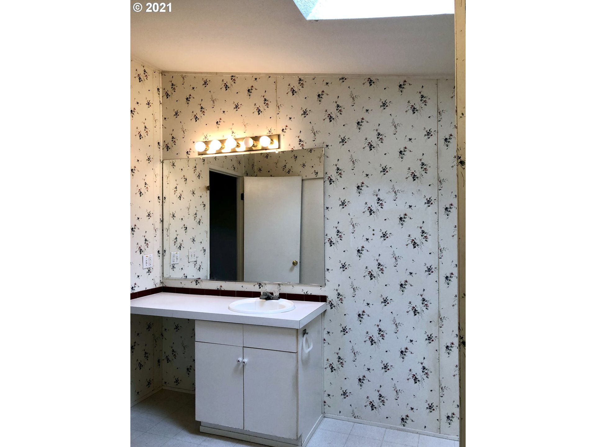 177 64th Place Springfield, OR 97478 - Photo 15 of 26 Gallery Image 15