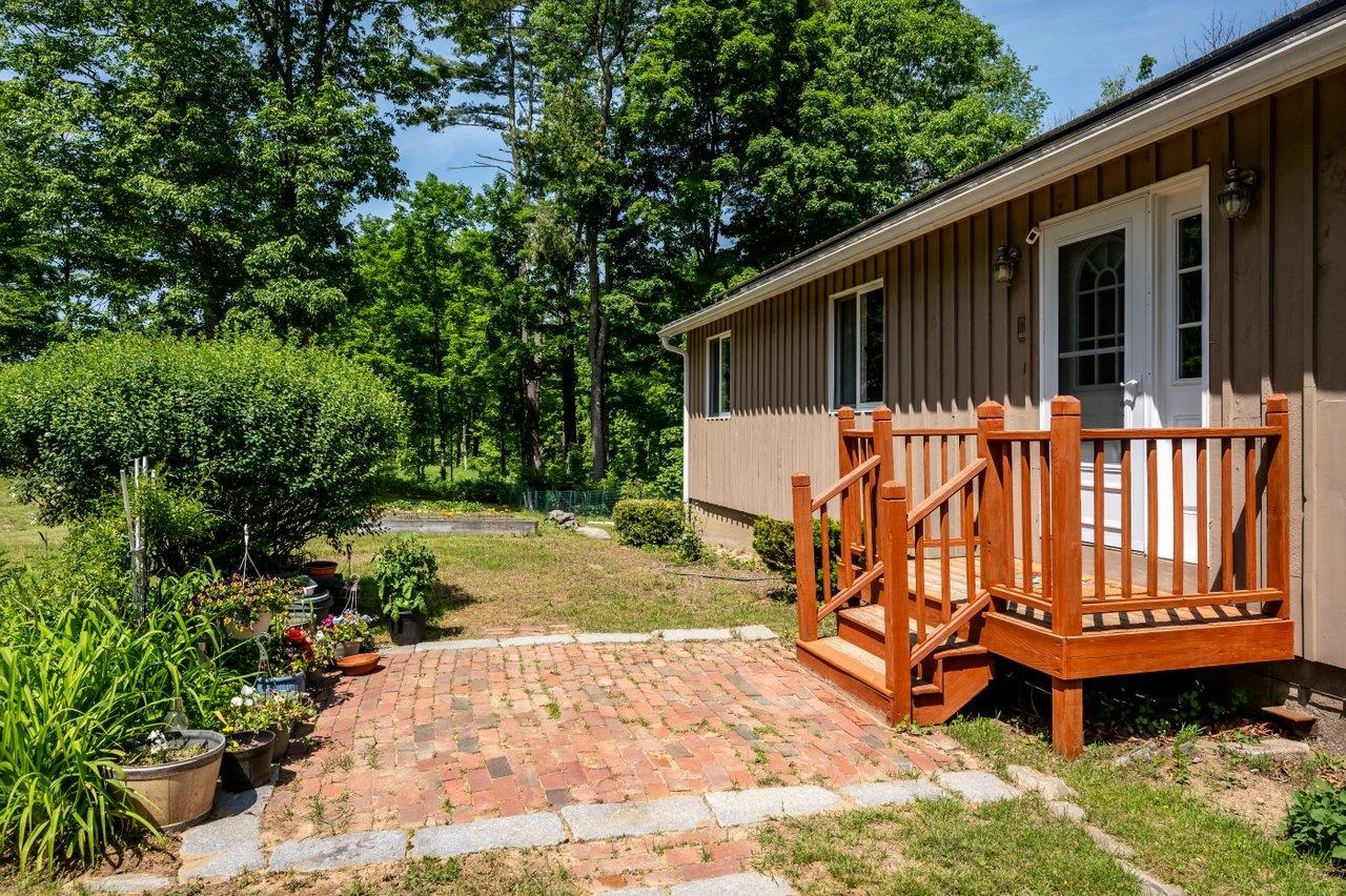 299 Middle Road Brentwood, NH 03833 - Photo 11 of 58