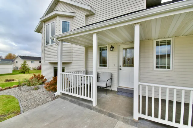 $375,000 | 605 Gumtree Street East, St. Joseph, MN 56374