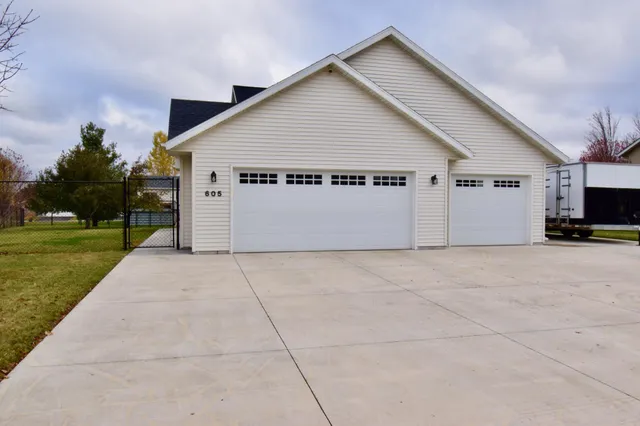 $375,000 | 605 Gumtree Street East, St. Joseph, MN 56374