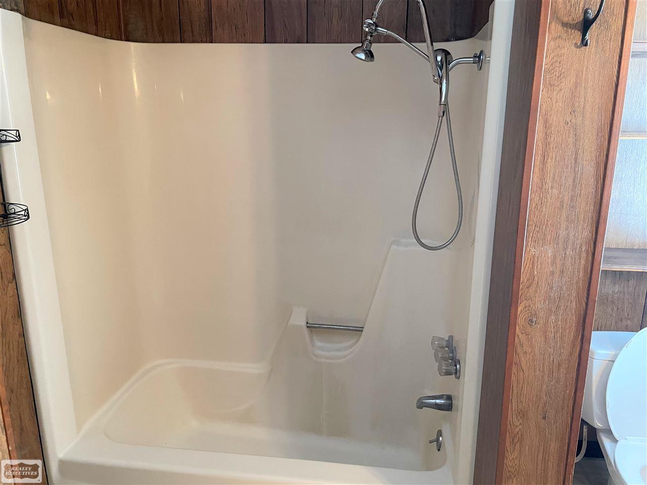 8824 Folkert Road Algonac, MI 48001 - Photo 18 of 28 Gallery Image 18