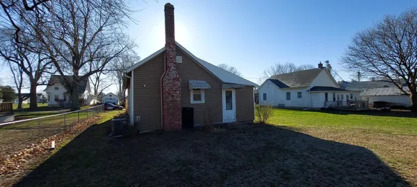 $70,000 | 109 North Blayney Street, Alexis, IL 61412