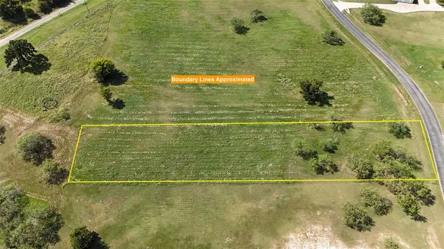 a view of an outdoor space