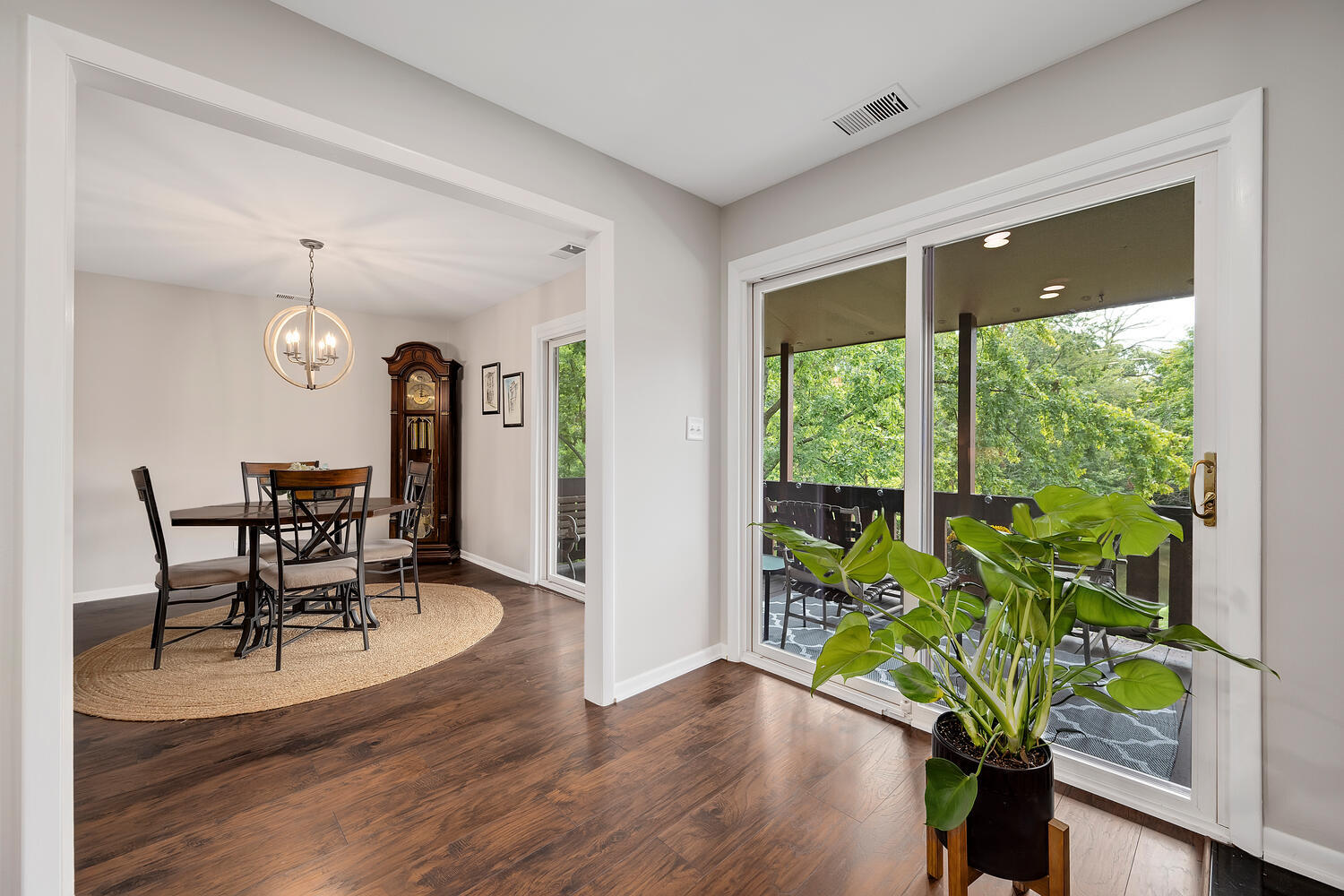 1-s095 Spring Road, Unit 2B Oak Brook, IL 60181 - Photo 9 of 26 Gallery Image 9