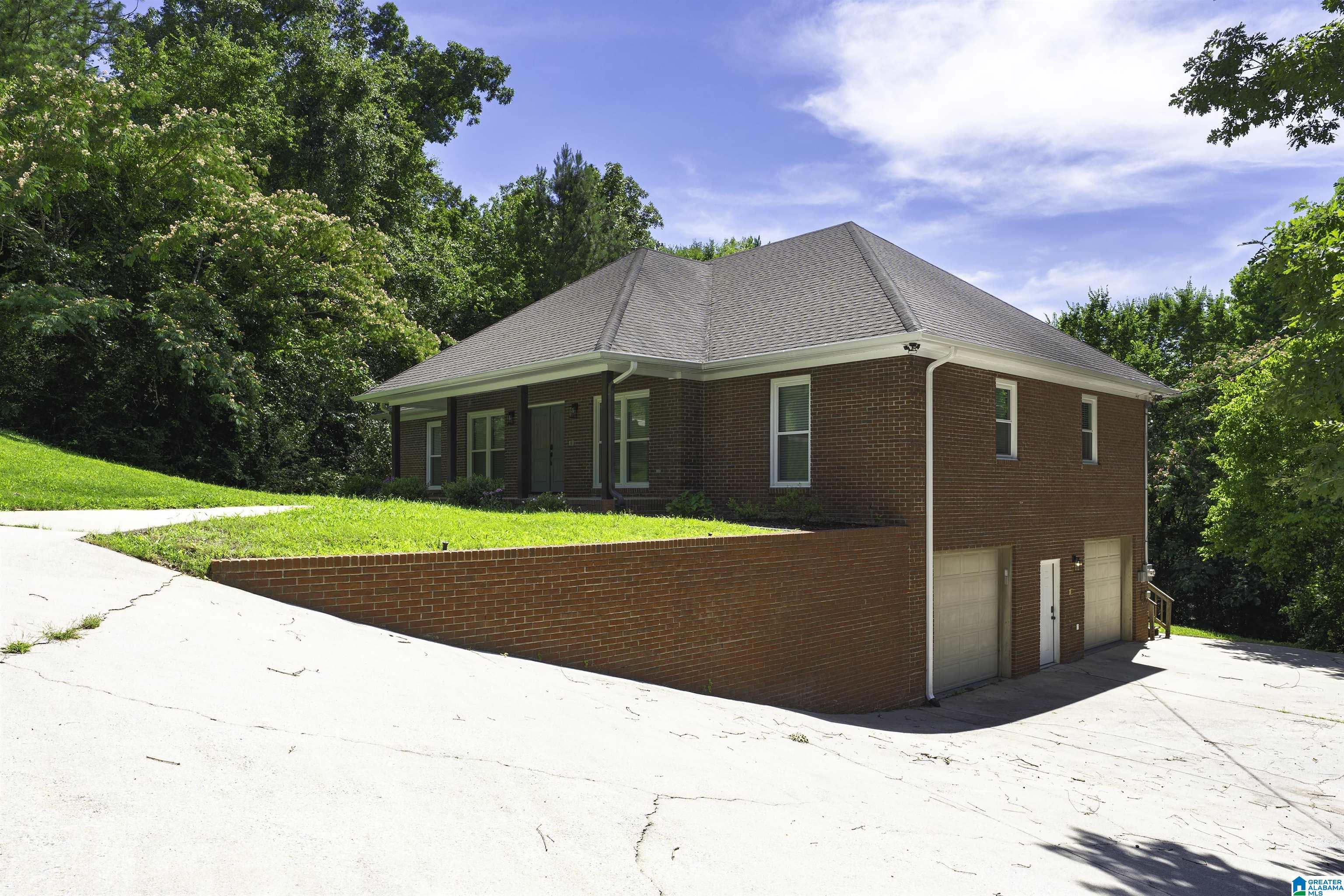 135 Kingsley Road Alabaster, AL 35007 - Photo 2 of 31
