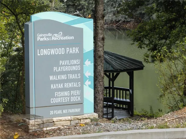 a view of a bench in the backyard