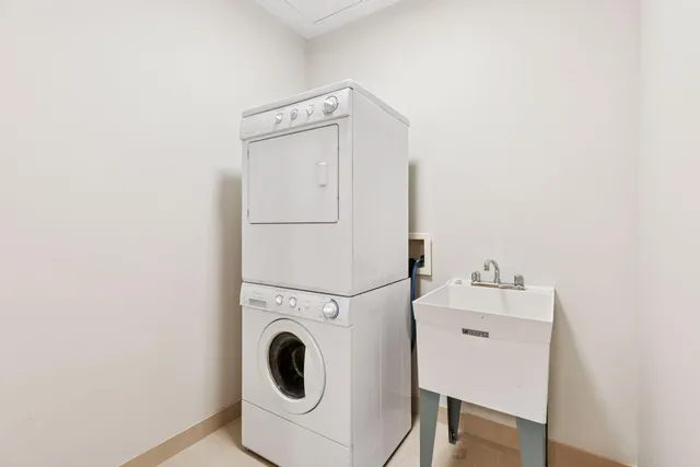 $550,000 | 4201 Sunset Drive, Unit N213, Spring Park, MN 55384