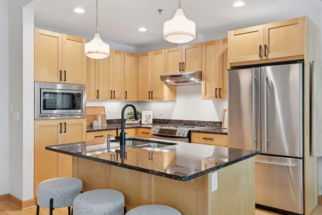 $550,000 | 4201 Sunset Drive, Unit N213, Spring Park, MN 55384