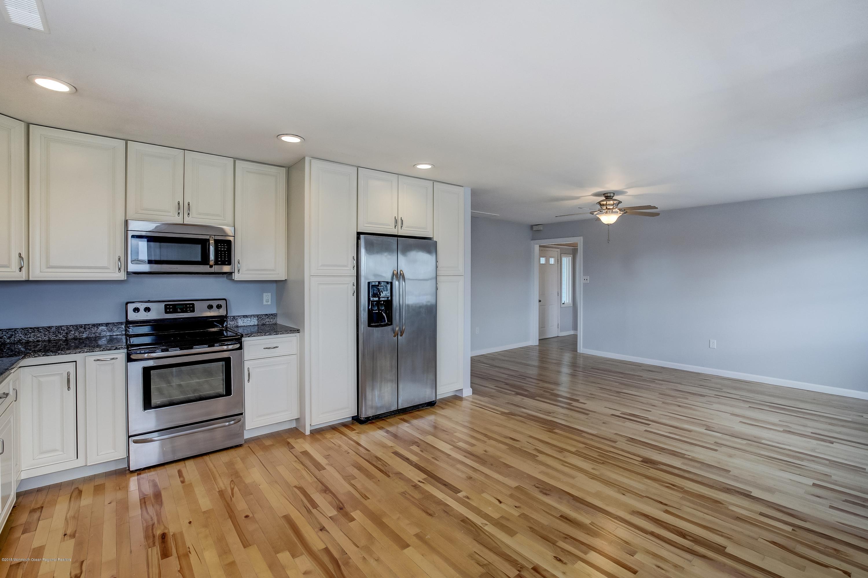 13 Ramapo Road Little Egg Harbor, NJ 08087 - Photo 12 of 37 013_kitchen