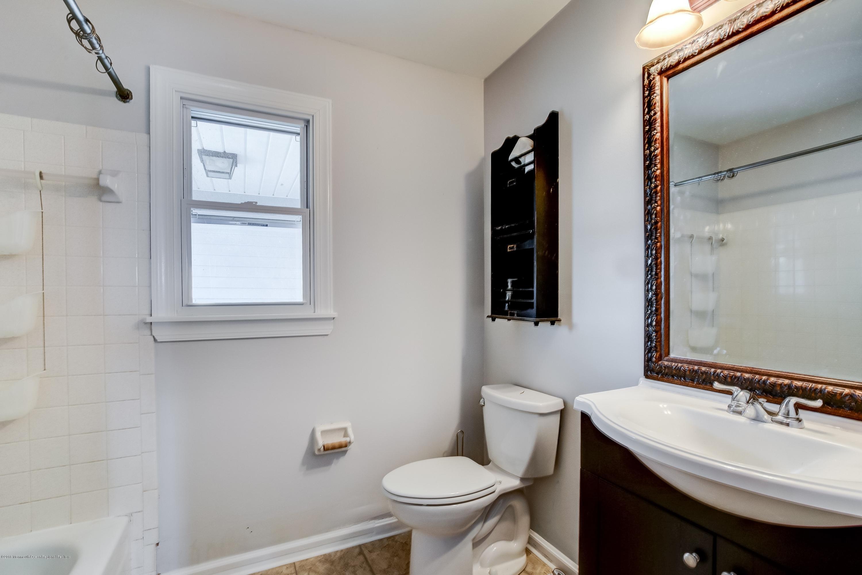 13 Ramapo Road Little Egg Harbor, NJ 08087 - Photo 18 of 37 020_Bathroom