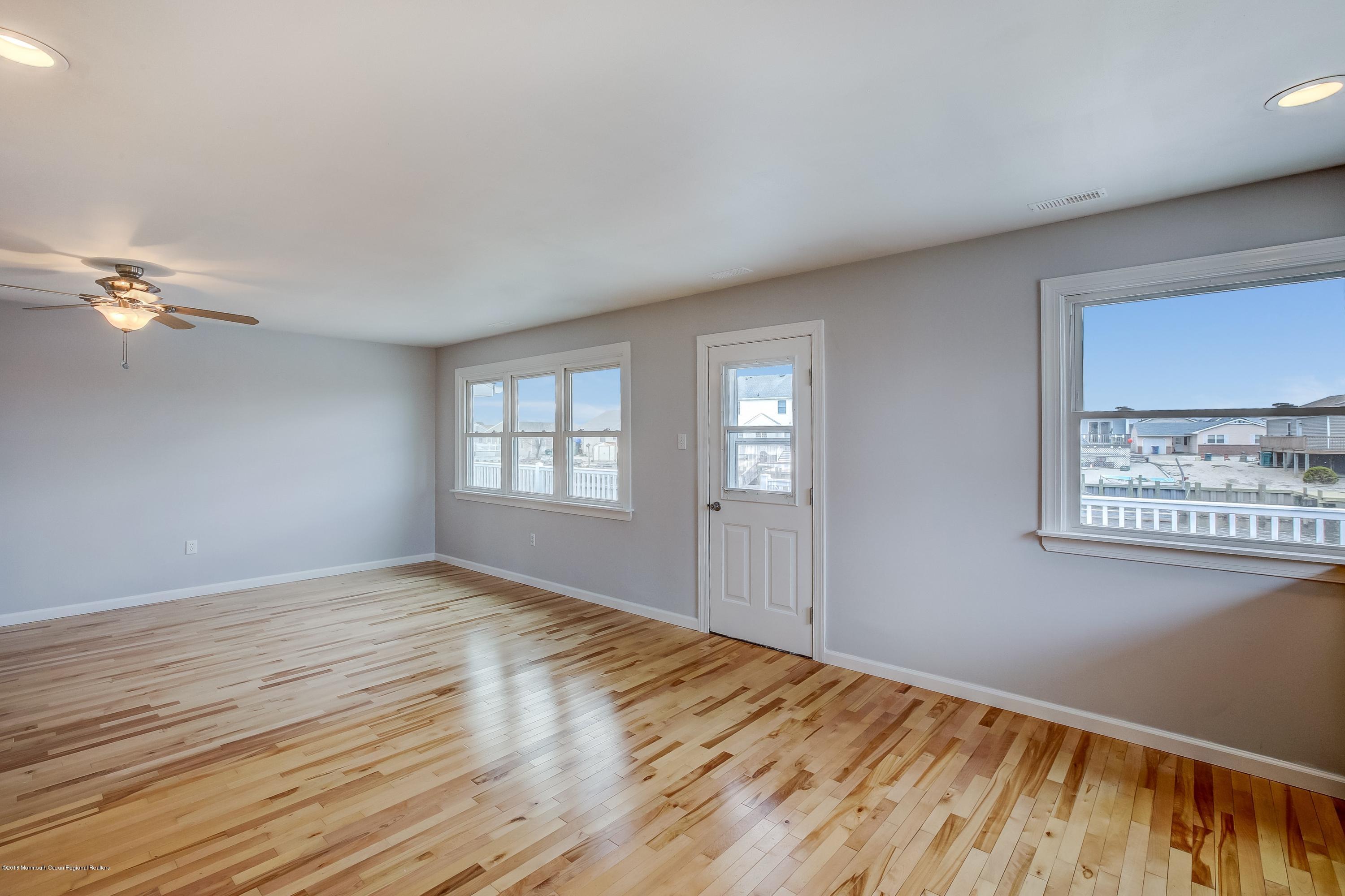 13 Ramapo Road Little Egg Harbor, NJ 08087 - Photo 4 of 37 011_48630190