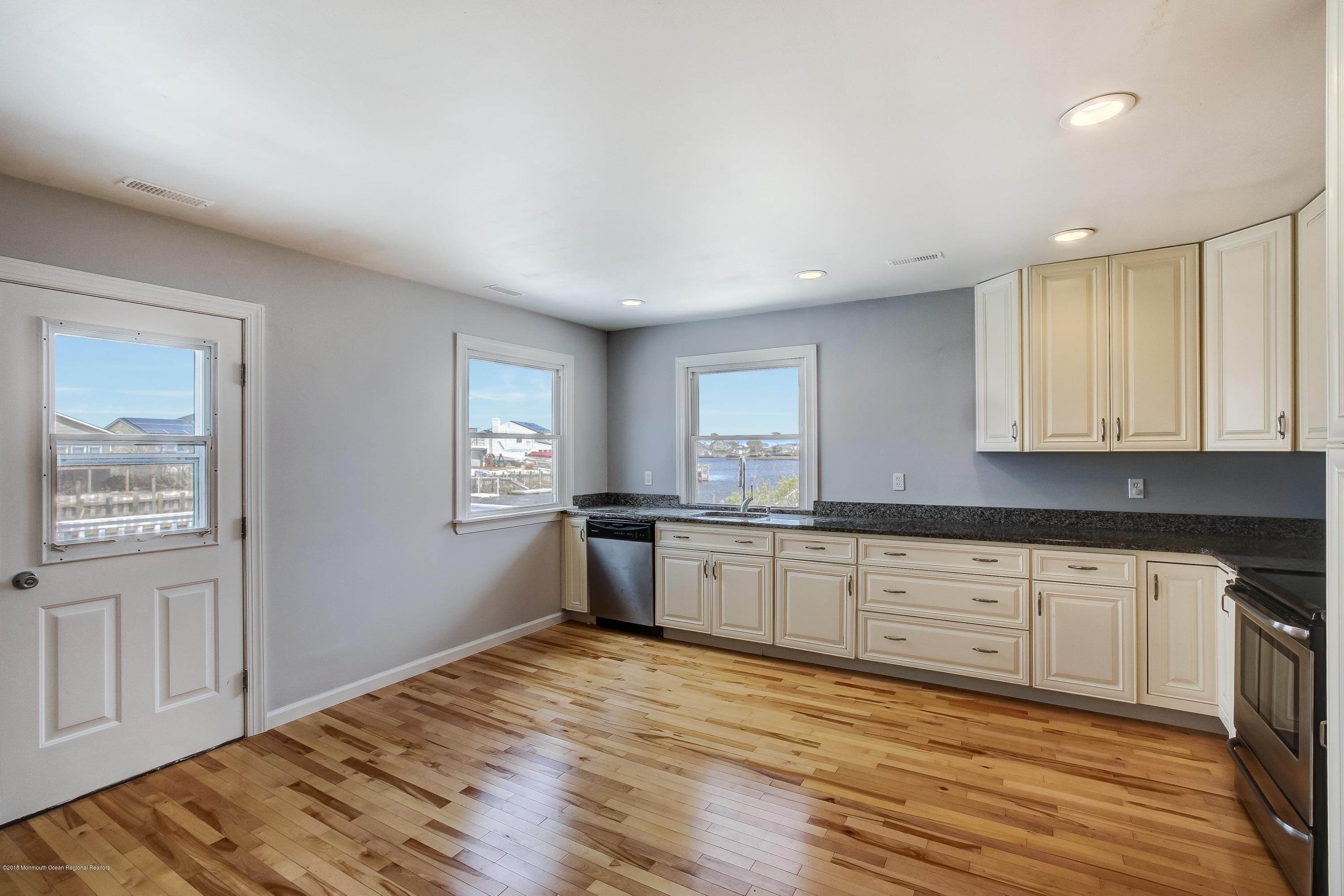 13 Ramapo Road Little Egg Harbor, NJ 08087 - Photo 5 of 37 005_Kitchen