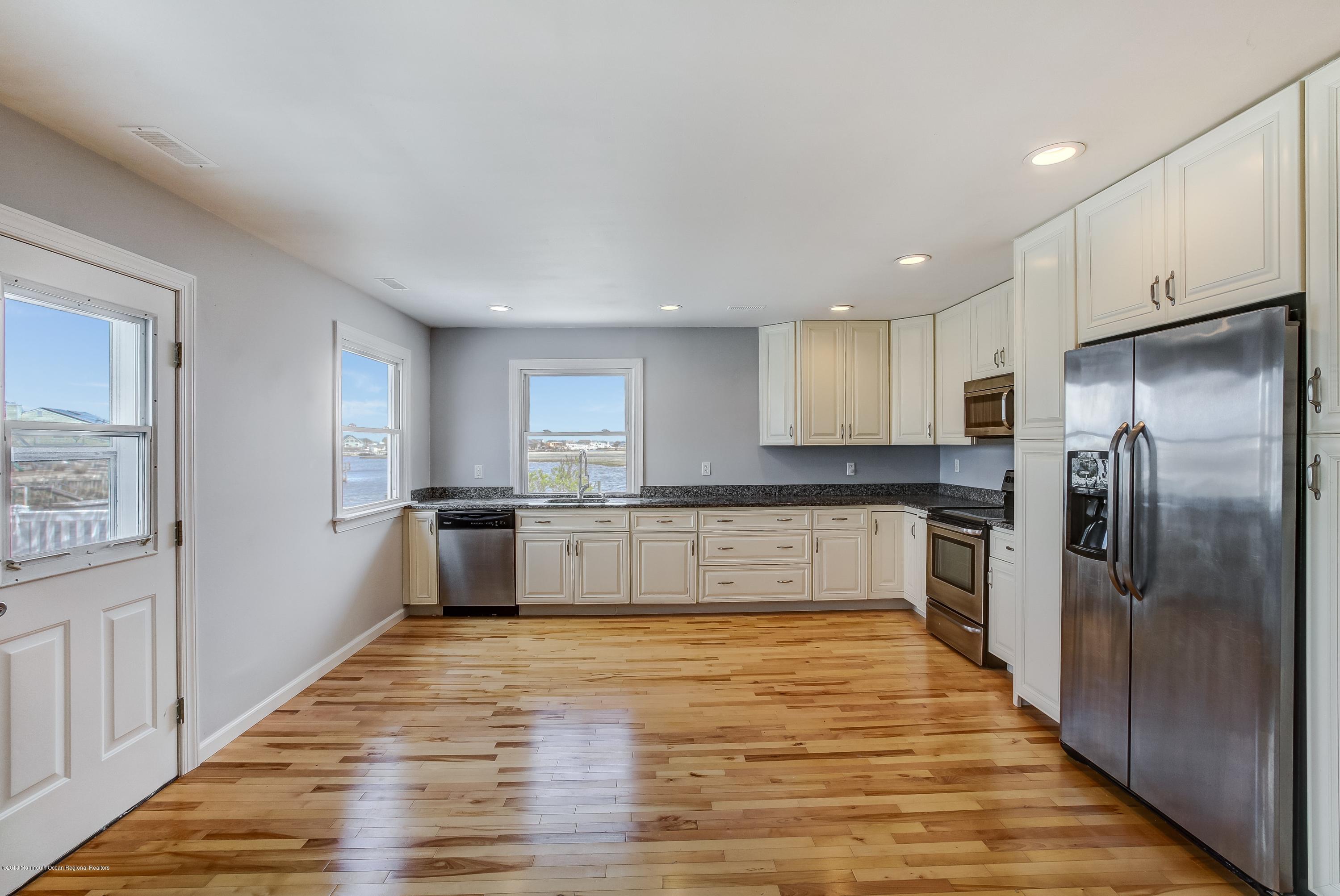 13 Ramapo Road Little Egg Harbor, NJ 08087 - Photo 6 of 37 006_Kitchen