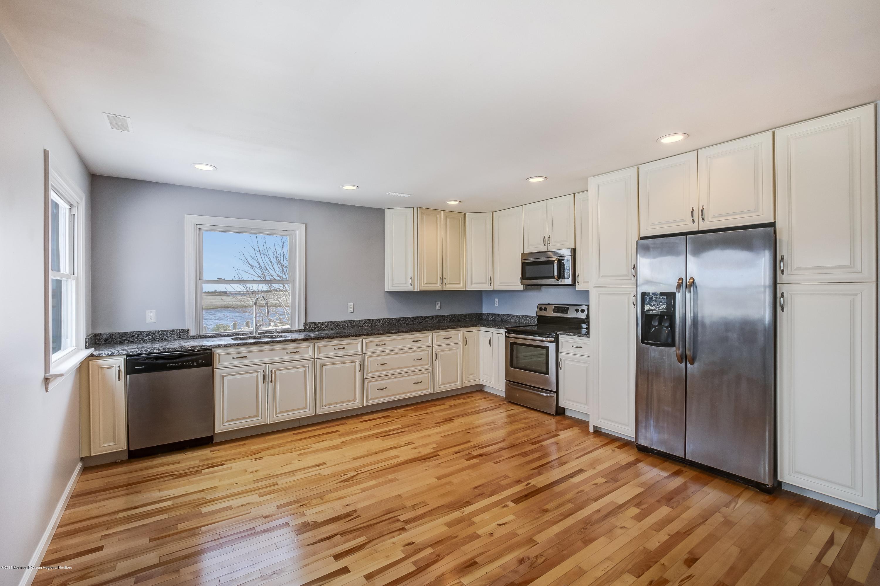 13 Ramapo Road Little Egg Harbor, NJ 08087 - Photo 7 of 37 007_Kitchen