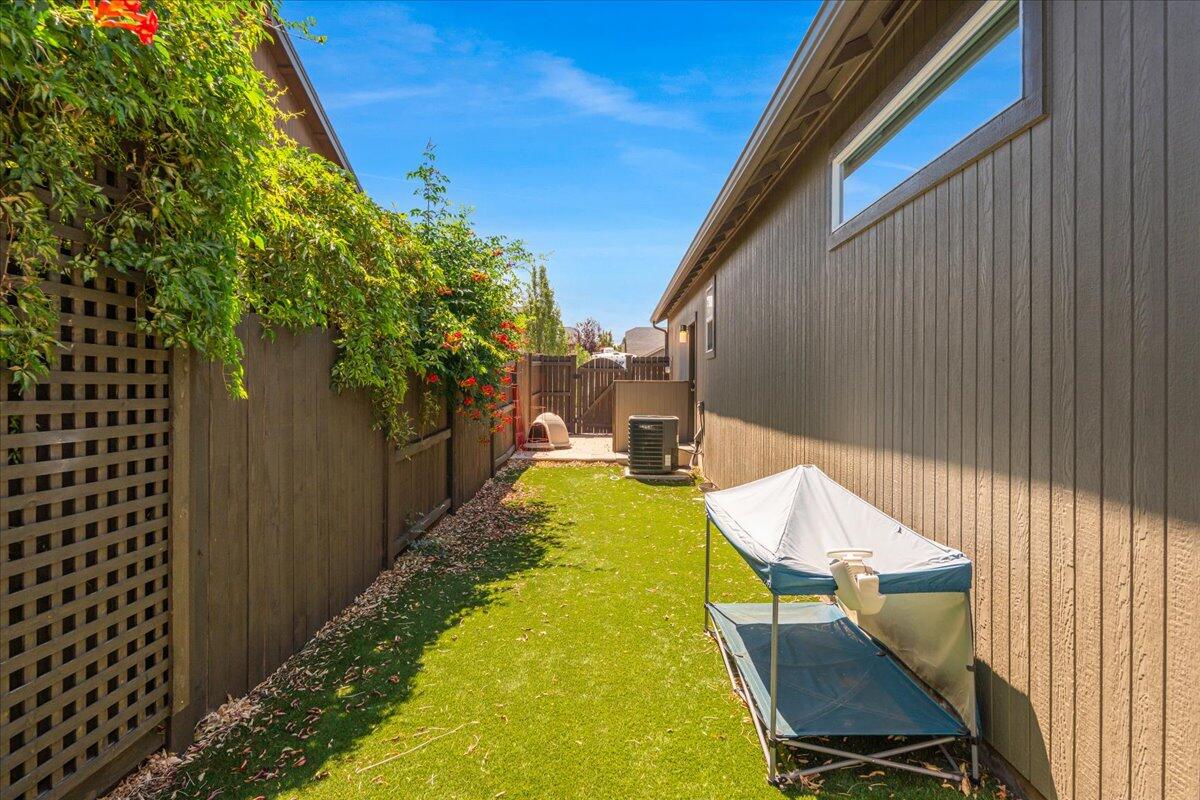 2764 Northeast Spring Water Place Bend, OR 97701 - Photo 21 of 24 Privacy!