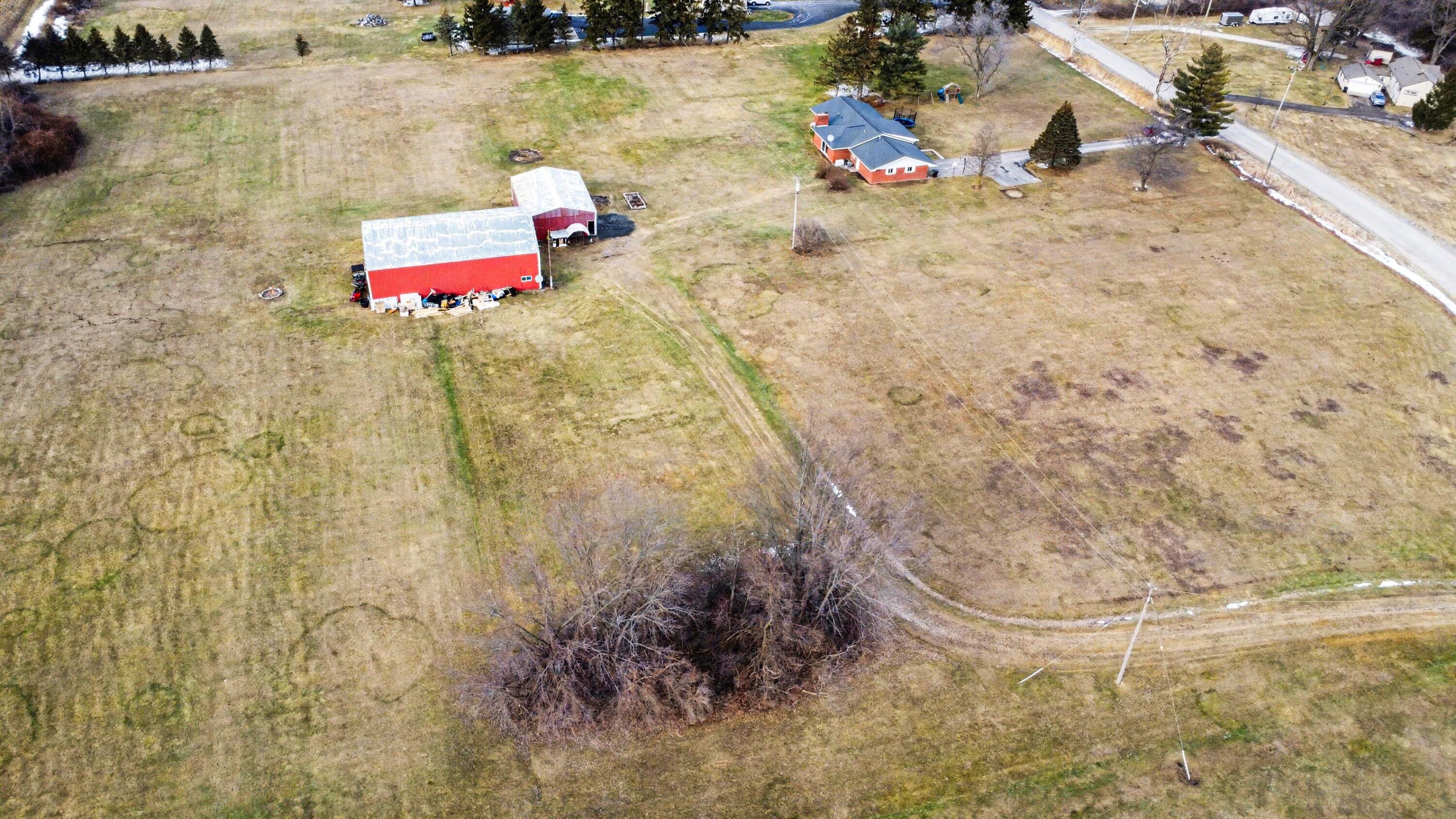 11329 Crowe Road Milan, MI 48160 - Photo 43 of 45 055_file_8636