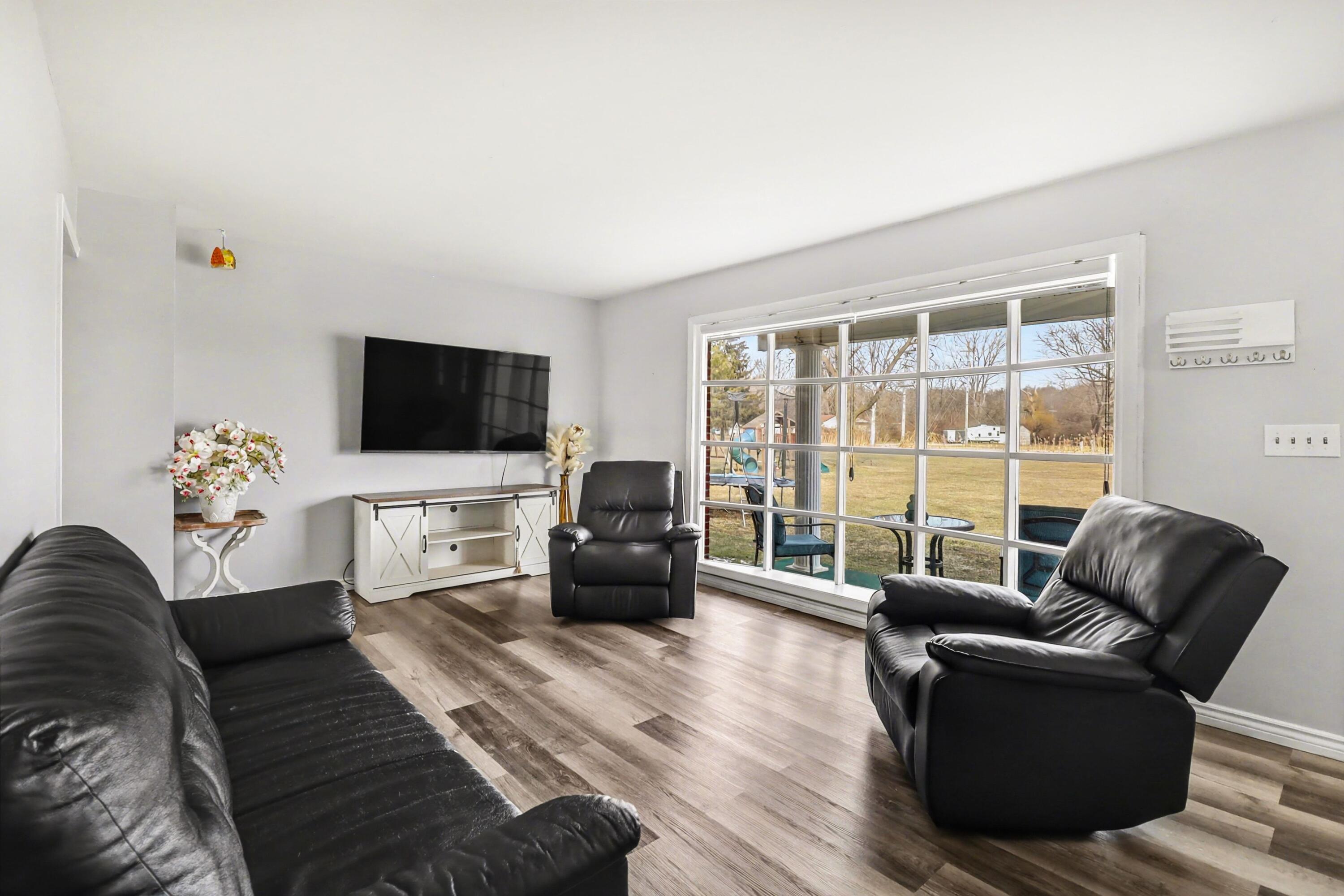 11329 Crowe Road Milan, MI 48160 - Photo 7 of 45 008_file_5844