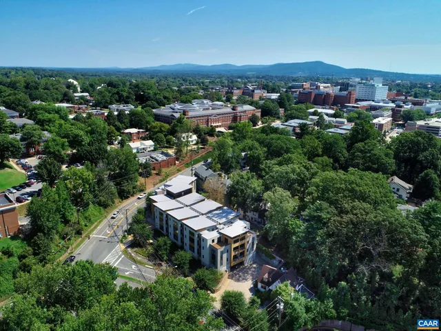 $2,160 | 1600 Jefferson Park Avenue, Unit 103, Charlottesville, VA 22903
