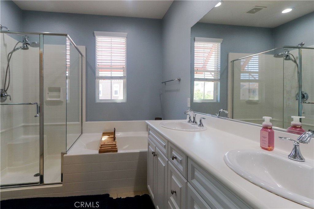 47 Aliso Ridge Loop Mission Viejo, CA 92691 - Photo 30 of 42 Master bedroom dual sinks