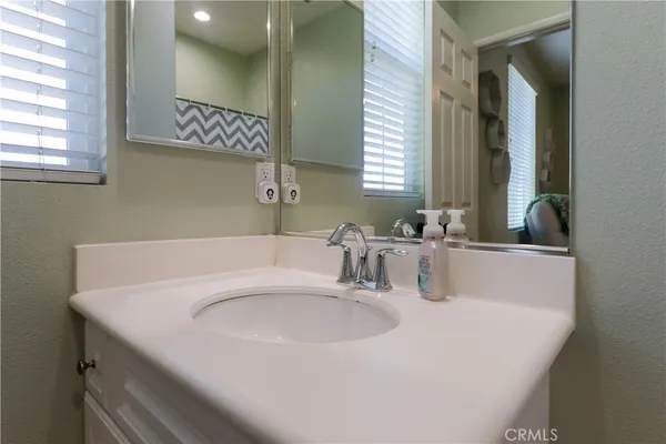 $925,000 | 47 Aliso Ridge Loop, Mission Viejo, CA 92691