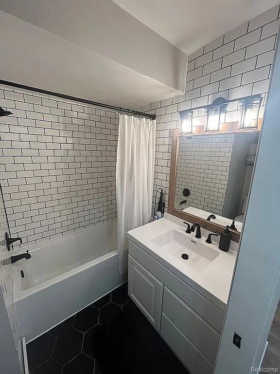 3030 West Newark Road Lapeer, MI 48446 - Photo 8 of 12