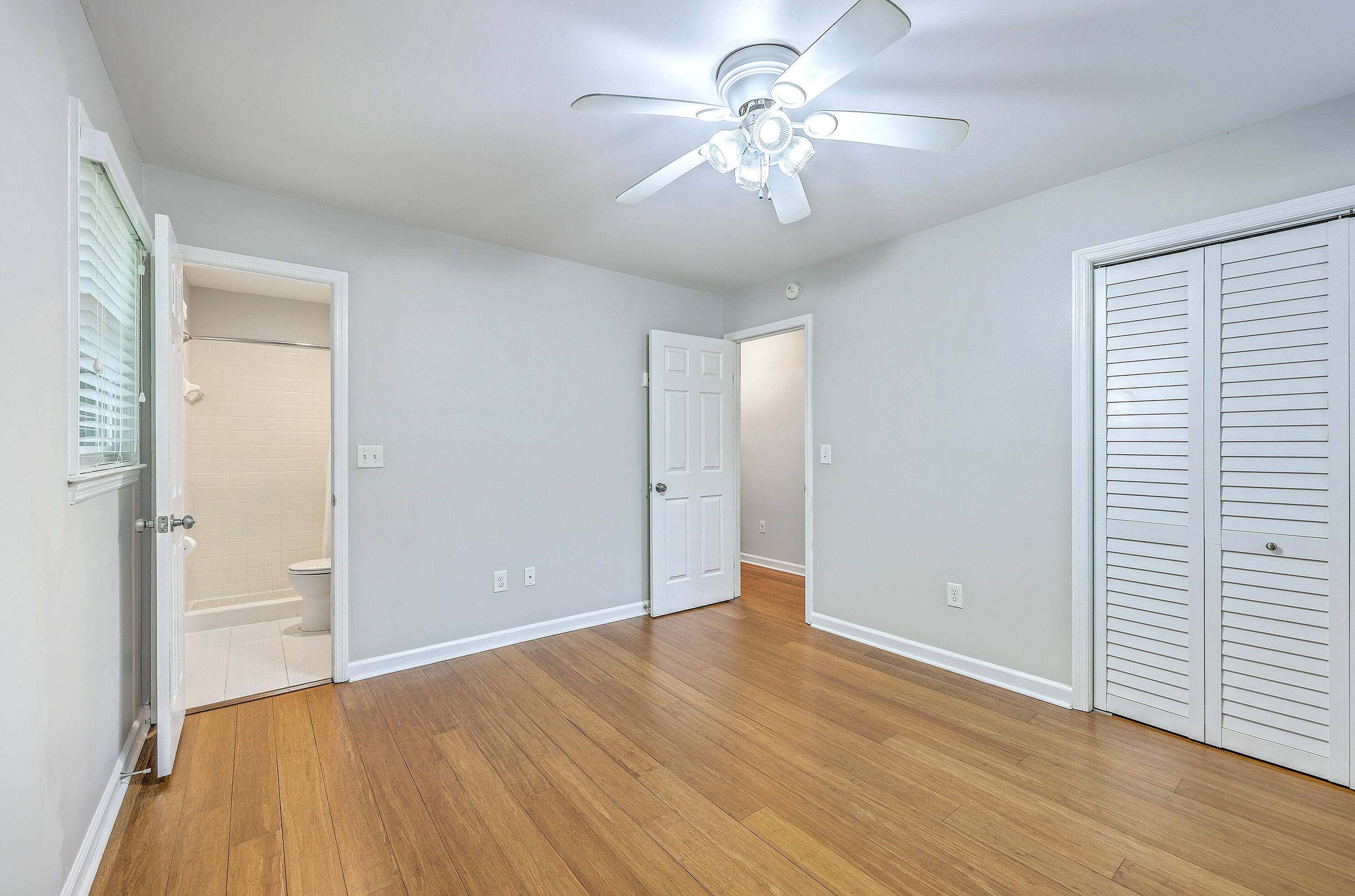 206 Jimbo Road Summerville, SC 29485 - Photo 34 of 41 Primary with En-suite bath