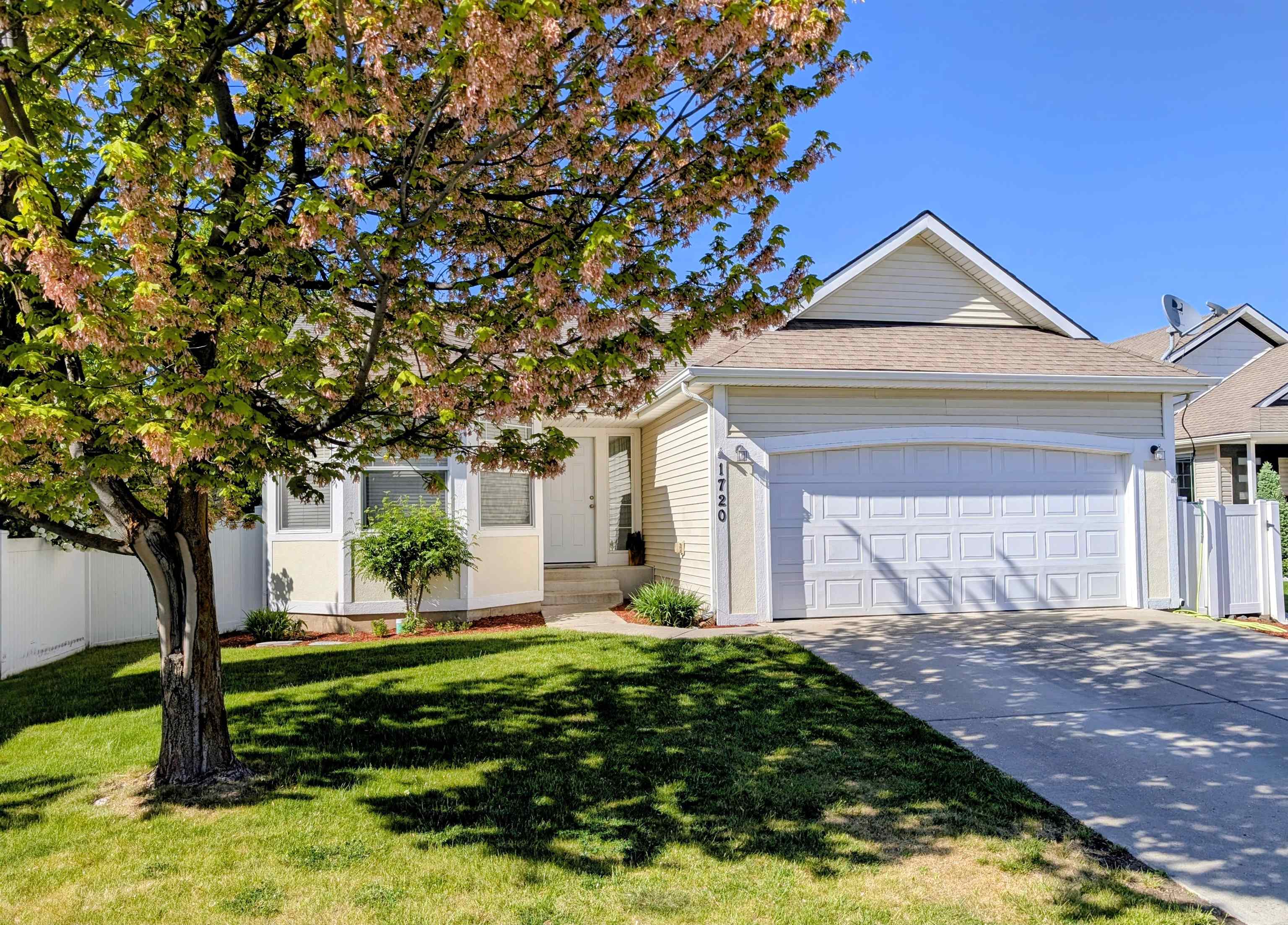 1720 West Briar Lane Spokane, WA 99208 - Photo 2 of 40