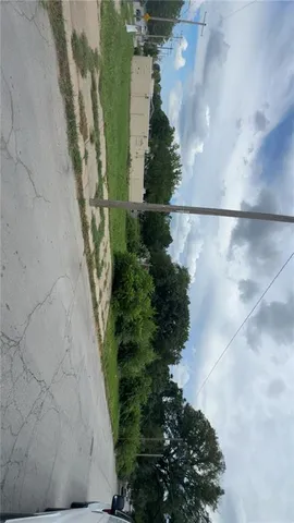 $90,000 | 4701 East Truman Road, Kansas City, MO 64127